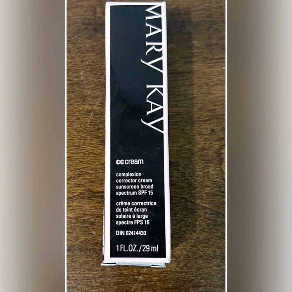 Mary Kay CC Cream Sunscreen Broad Spectrum SPF 15 -Very Deep- 1 fl oz New in Box